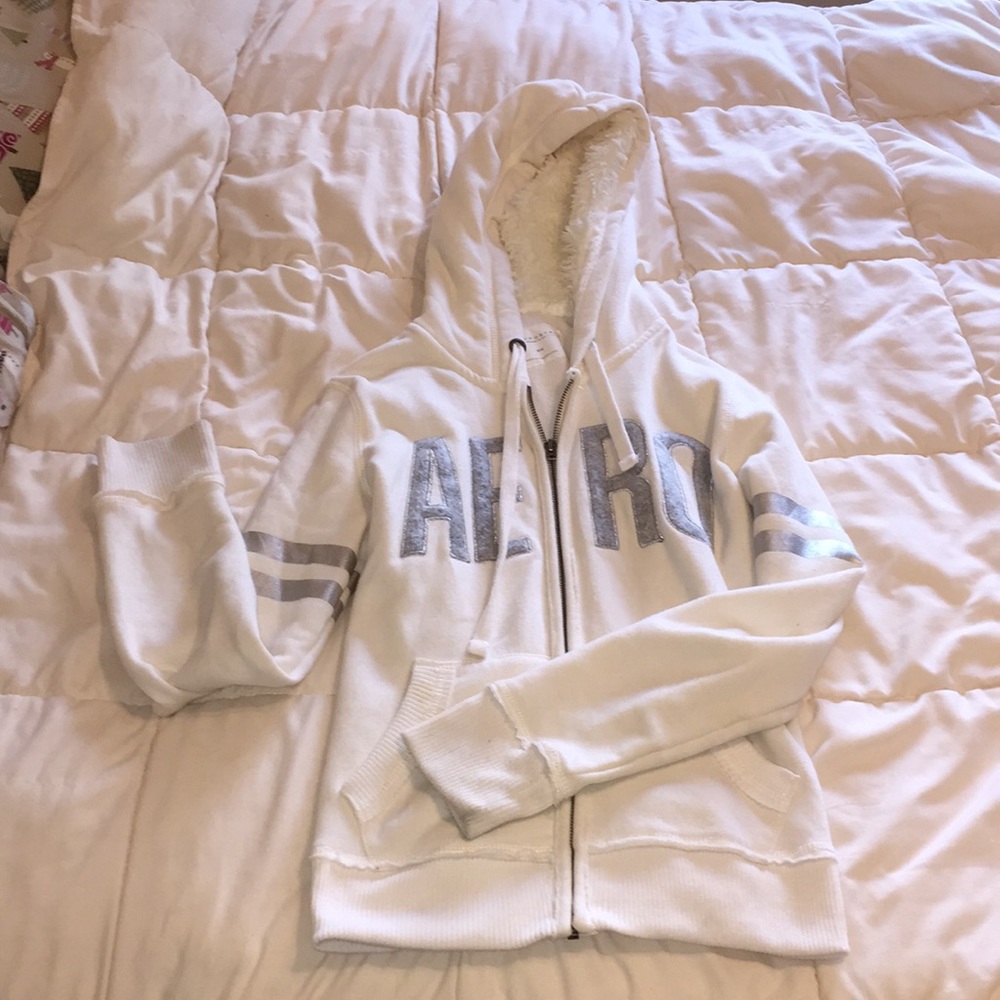 Aéro White Zip-Up with Fluffy Hood